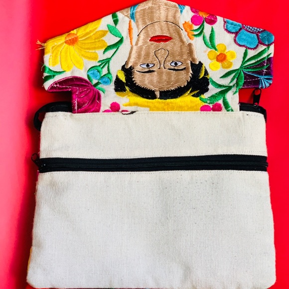 Crossbody🌸🌺•Frida Kahlo• Handmade in Belize - Picture 3 of 5